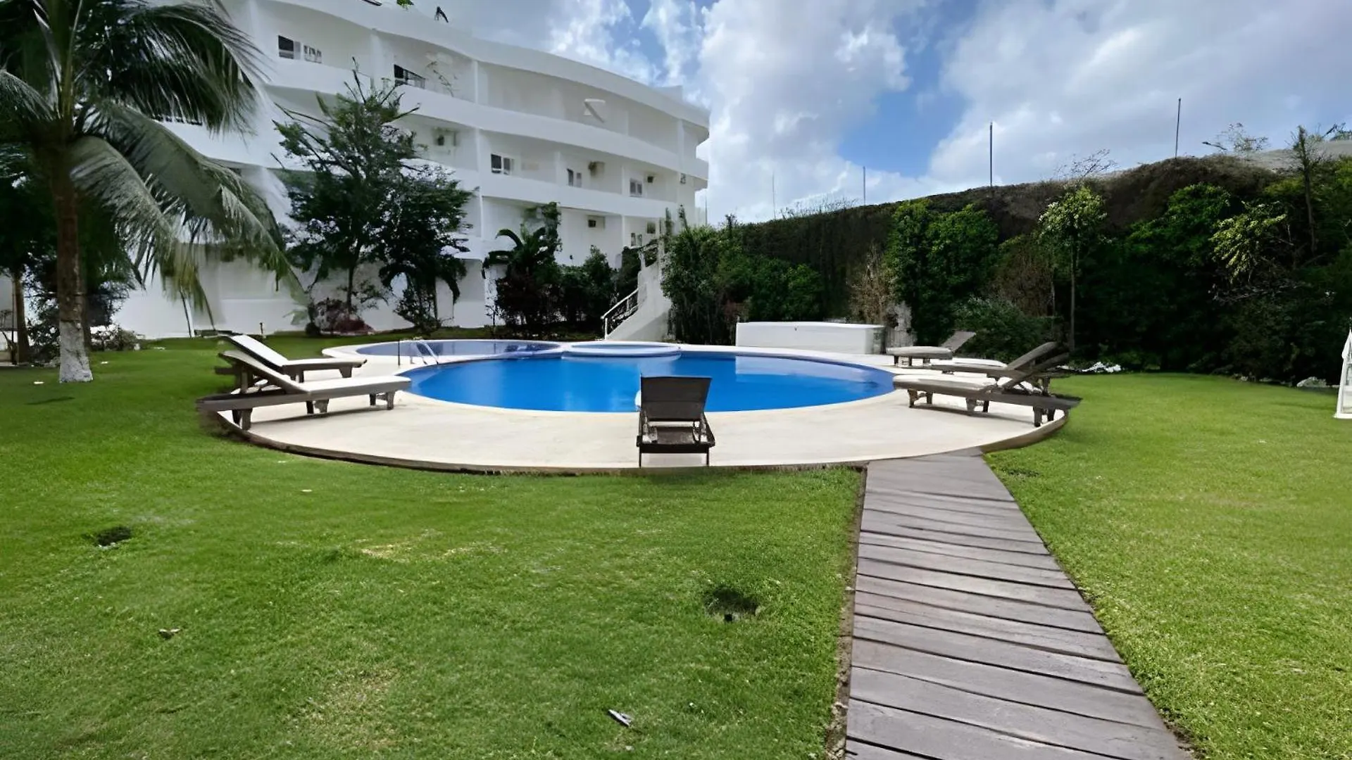 Minimalist Studio With Pool And Free Scooter Cozumel